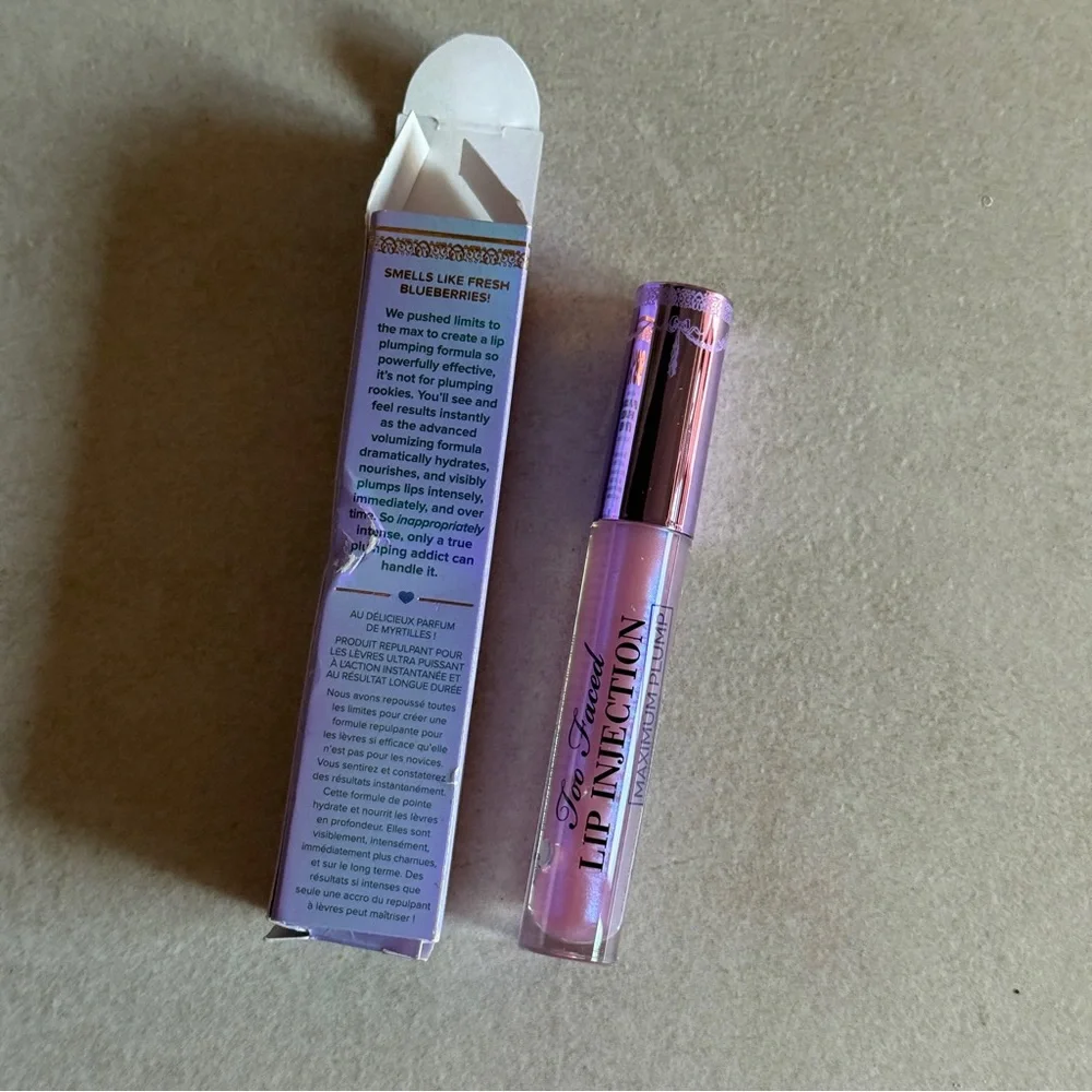 Too Faced Lip Injection Maximum Plump in Blueberry Buzz – Extra Strength